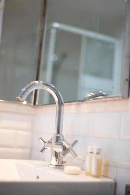 Stunning Designer 2 Bed In Glorious Gracia * Barcelona