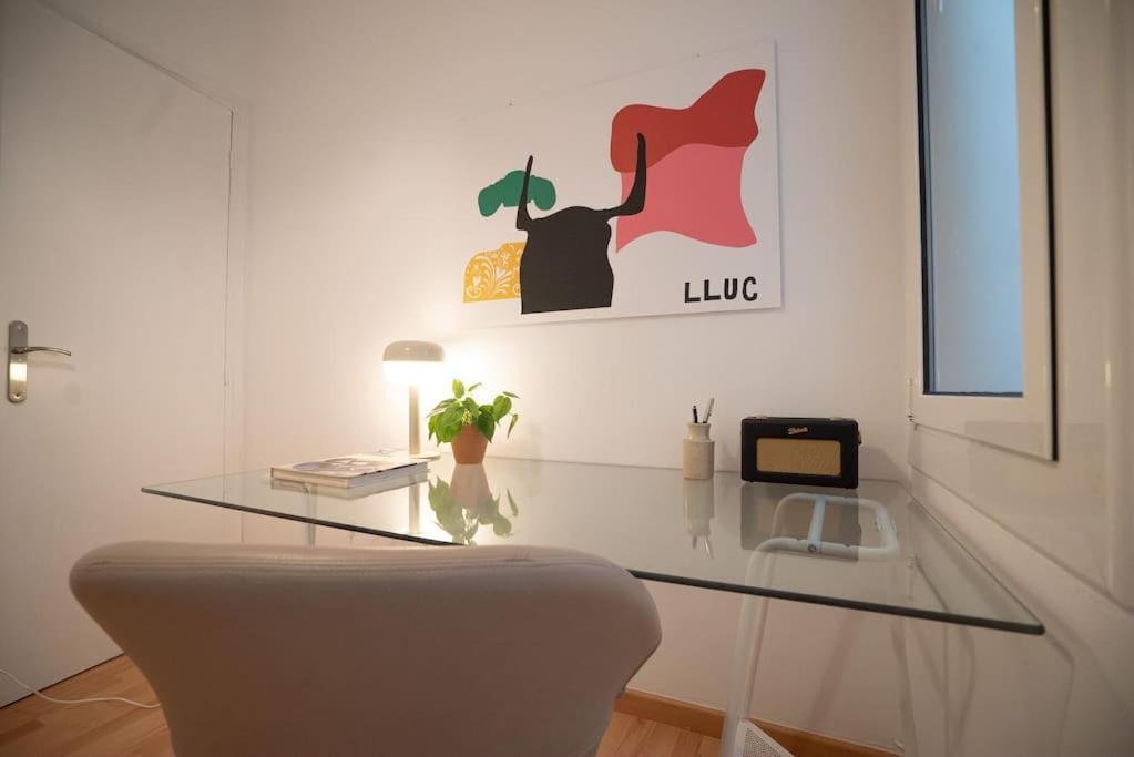 Stunning Designer 2 Bed In Glorious Gracia Apartment *