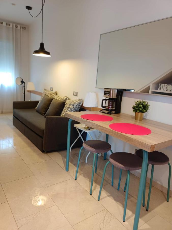 Hostal By Paseo De Colon *