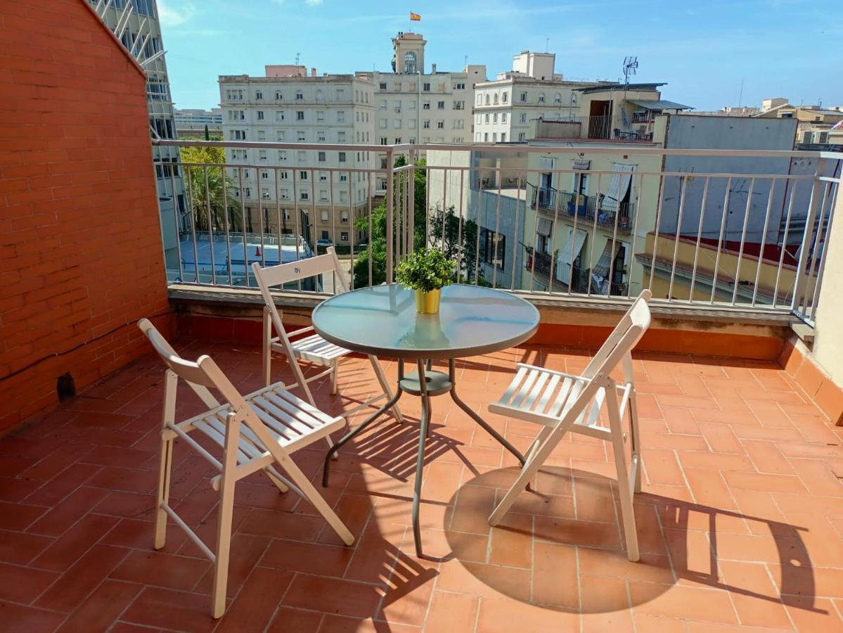 By Paseo De Colon Hostal Barcelona