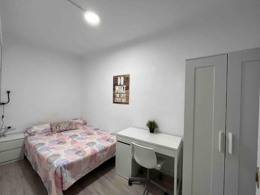 Apartamento Confortable In The Heart Of Raval Barcelona