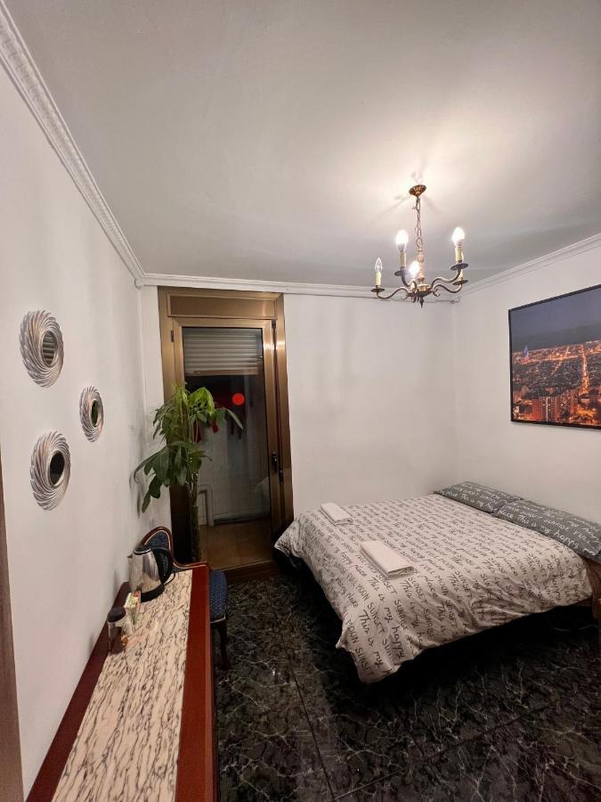 Familiar Sants Bed and breakfast
