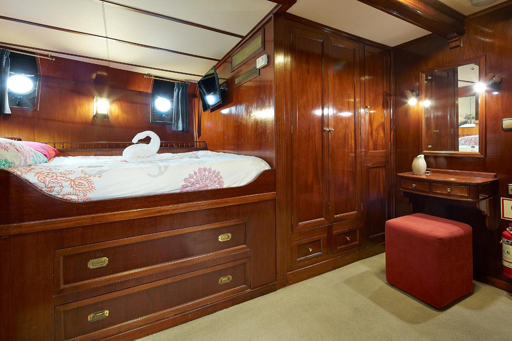 Southern Cross Hotel en barco Barcelona