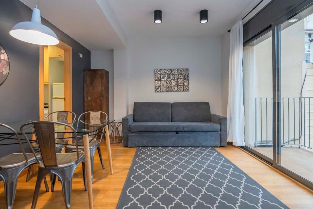 2 Bedroom With Balcony In Eixample 1-1 Apartamento Barcelona