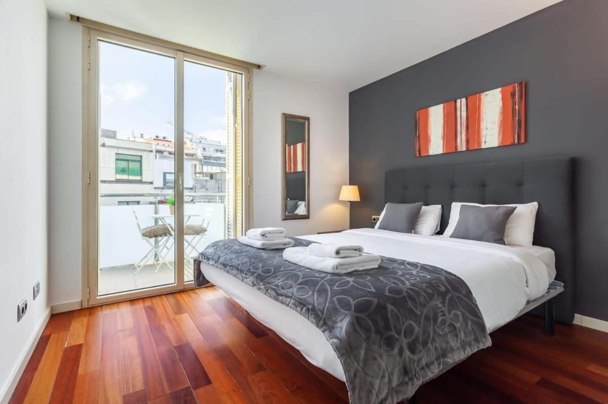 3bedroom Duplex With Balcony In Plaza Cataluna