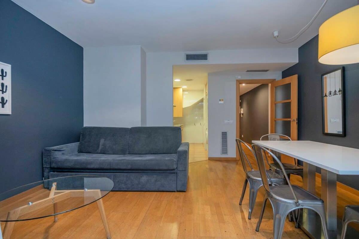 2 Bedroom Duplex With Balcony 4-3 Apartamento *