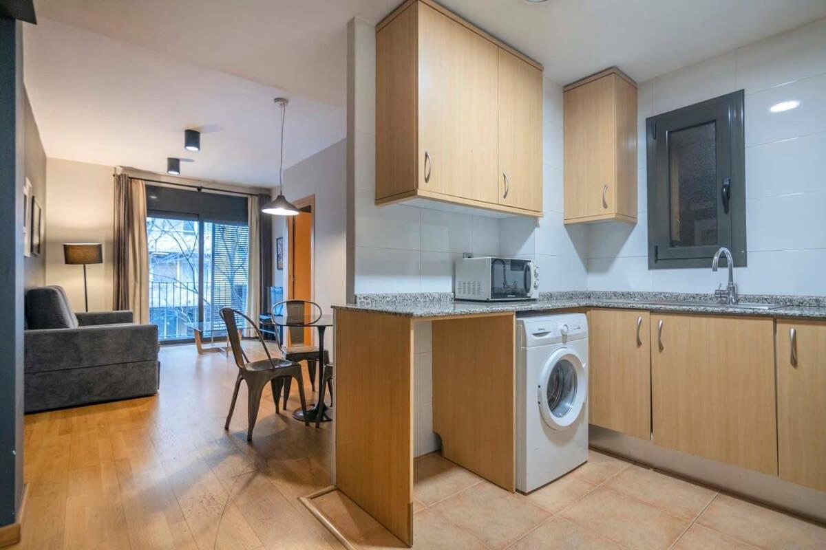 Modern And Bright In Eixample 1-3 Apartamento *