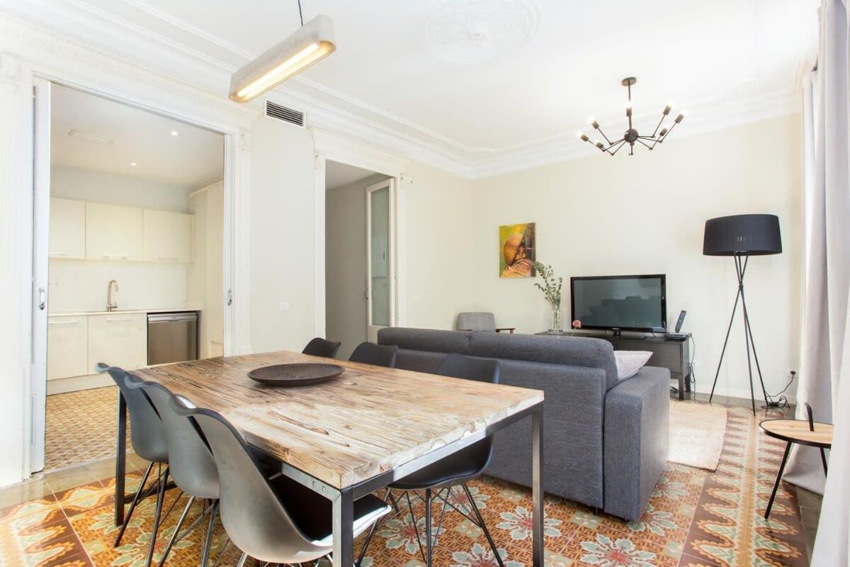 4 Bedroom With A Balcony In Ramblas 2 2 * Barcelona
