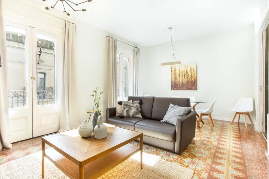 4bedroom With Balcony In Ramblas 3-2