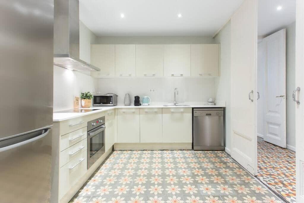 4bedroom With Balcony In Ramblas 3-2 Apartamento *