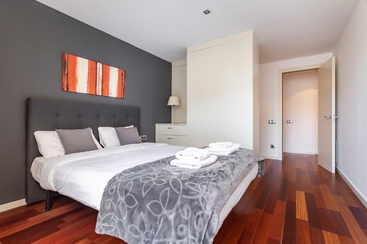 Apartment 3bedroom Duplex With Balcony In Plaza Cataluna