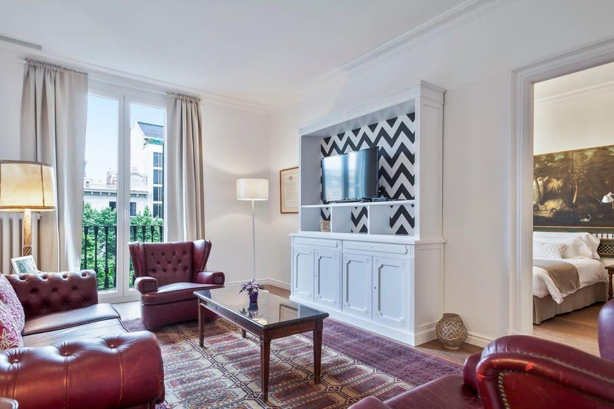 Casa Batllo - Luxury Historic 4bd 4bth For 9 Guests Apartment