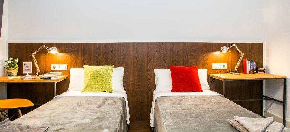 De 185 M² En Ensanche, Con 8 Habitación