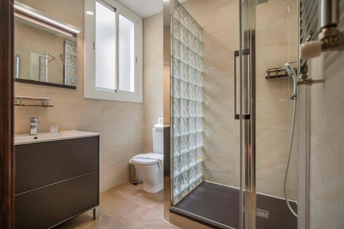 3bd With Private Terrace Right By Sagrada Familia Apartment