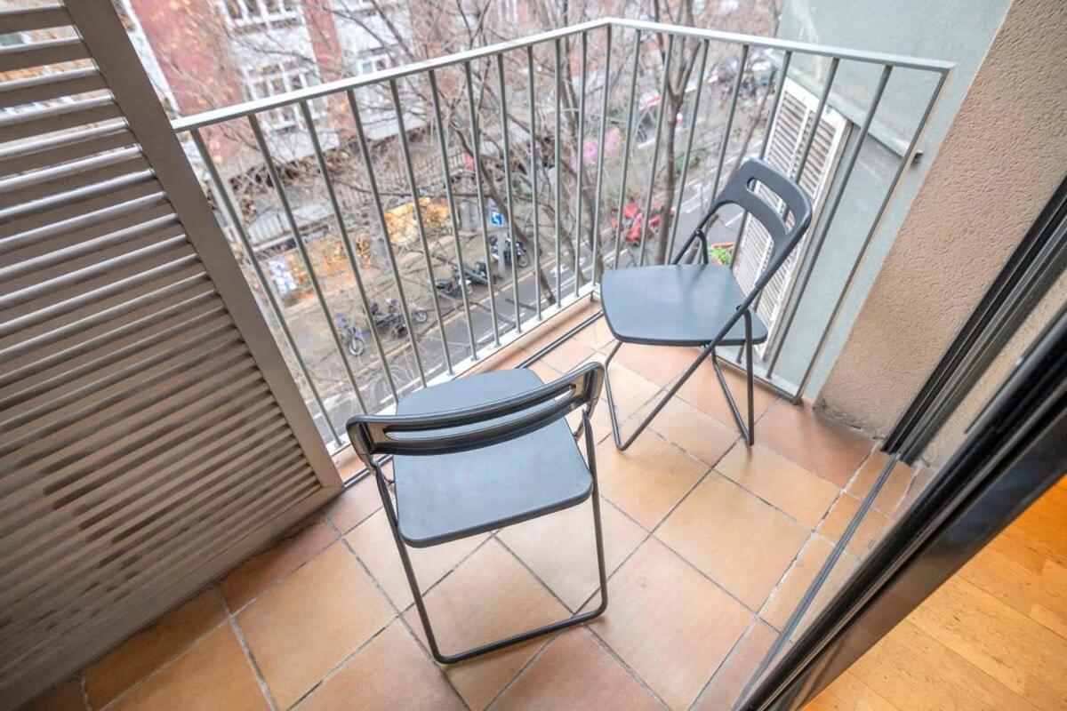 Apartamento 2 Bedroom With Balcony In Eixample 3-2 *