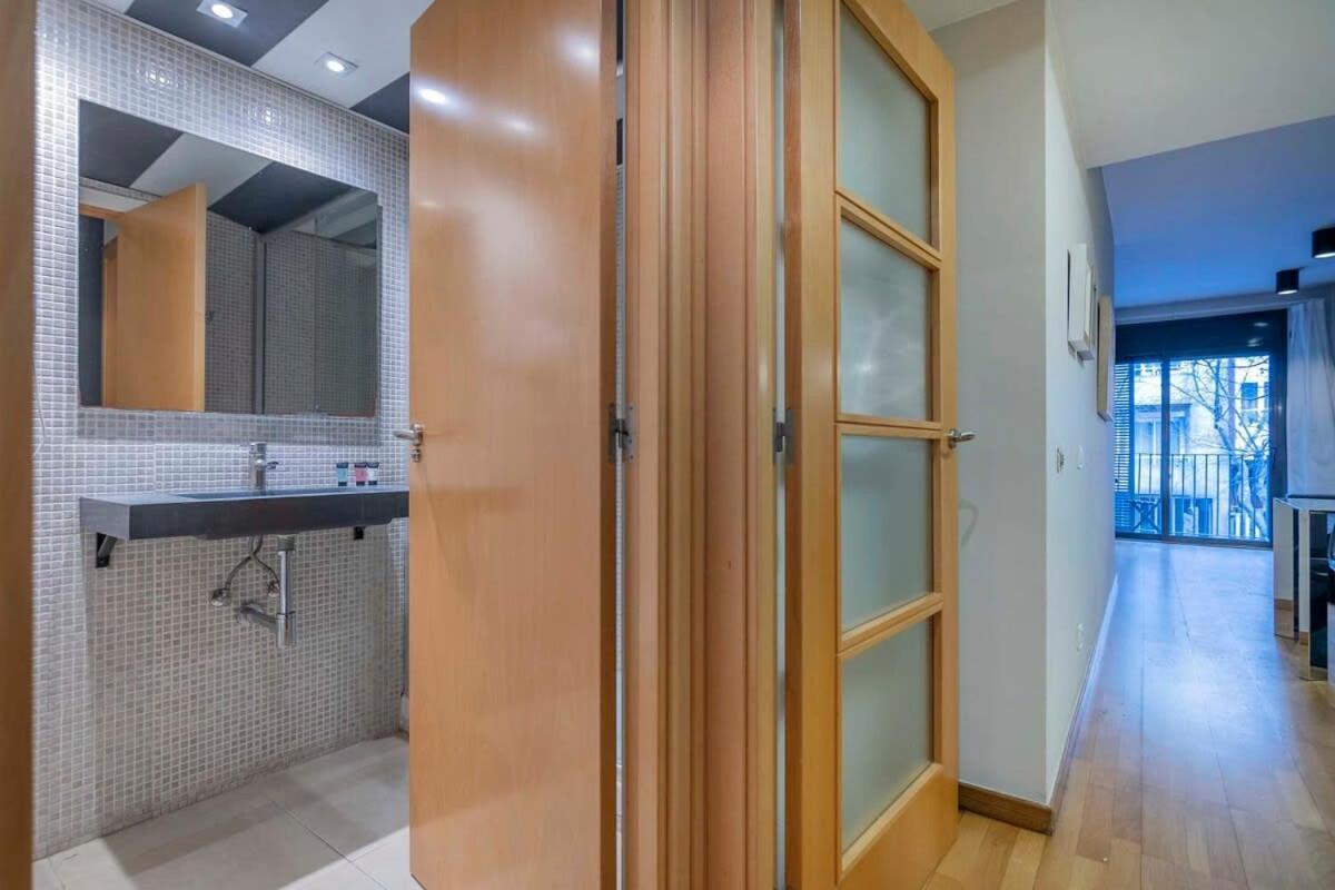 Modern And Bright In Eixample 1-2 Barcelona