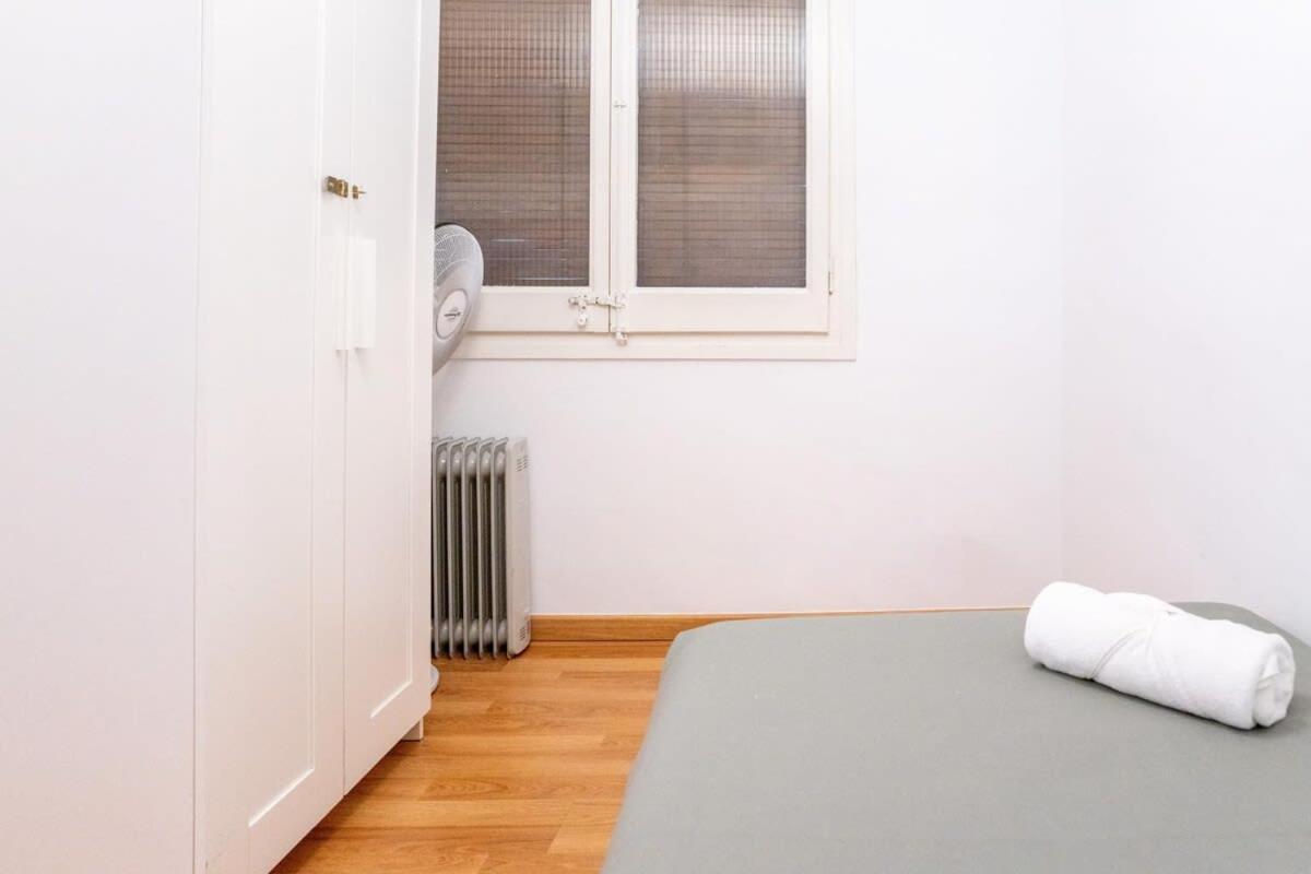 Bright 4bd With Terrace Near Arc De Triomf Barcelona