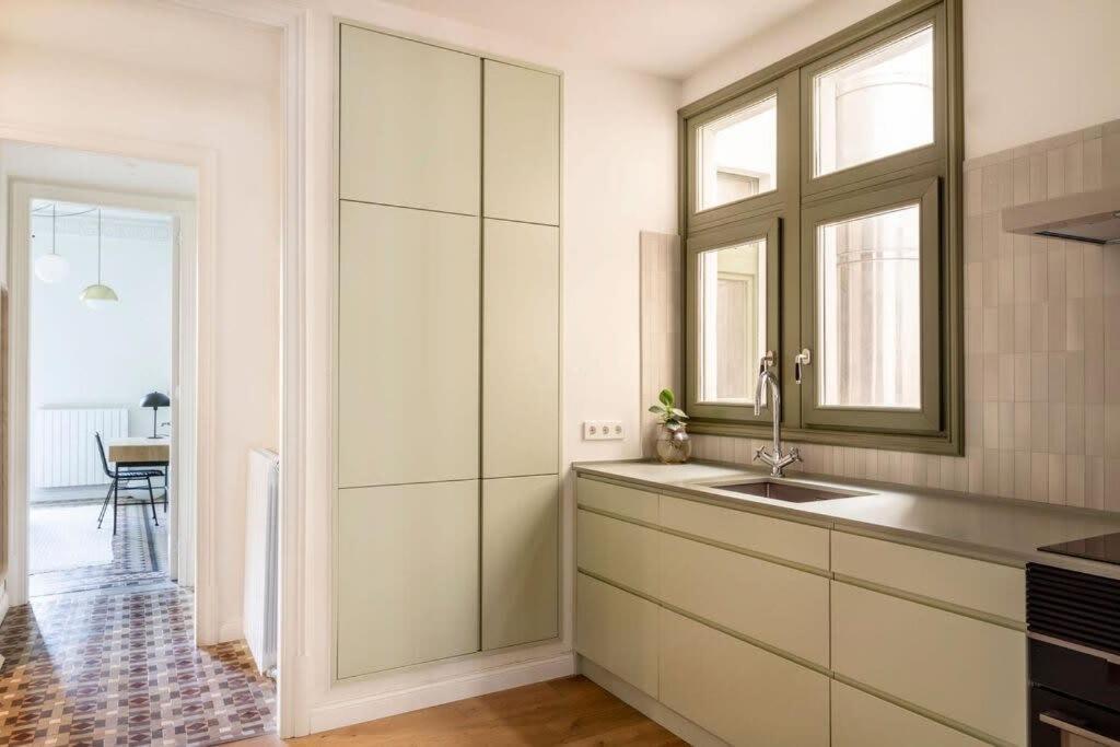 Apartment Amazing 5 Bedrooms 5 Bathrooms By Plaza Catalunya Barcelona