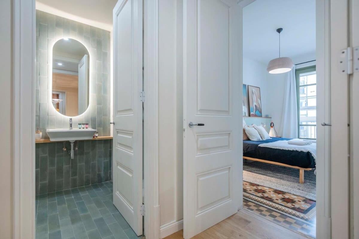 Amazing 5 Bedrooms 5 Bathrooms By Plaza Catalunya Apartment *