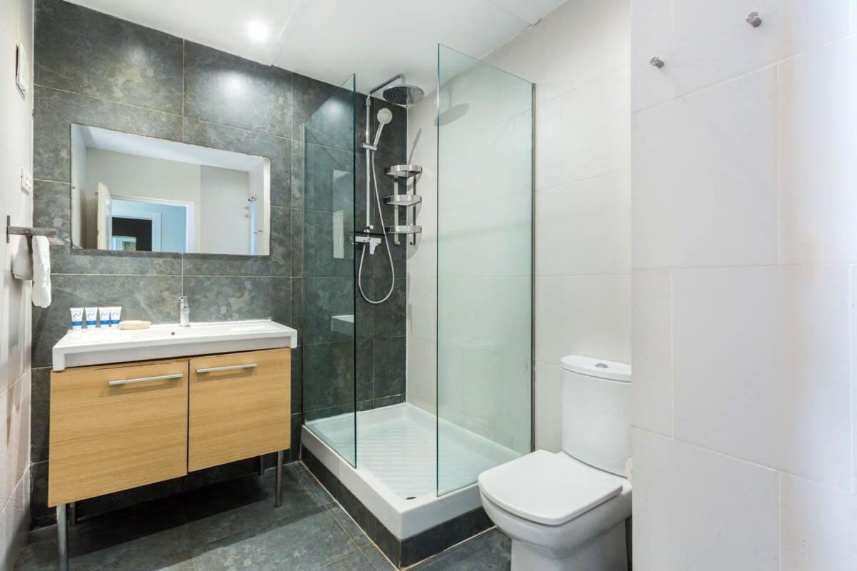 4bedroom With Balcony In Ramblas 1 1 Apartment
