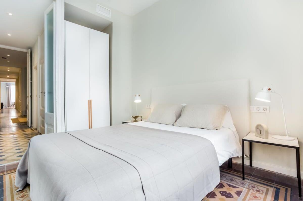 4bedroom With Balcony In Ramblas 1 1 * Barcelona