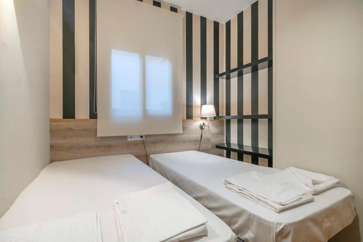 Modern And Bright In Eixample 5-2