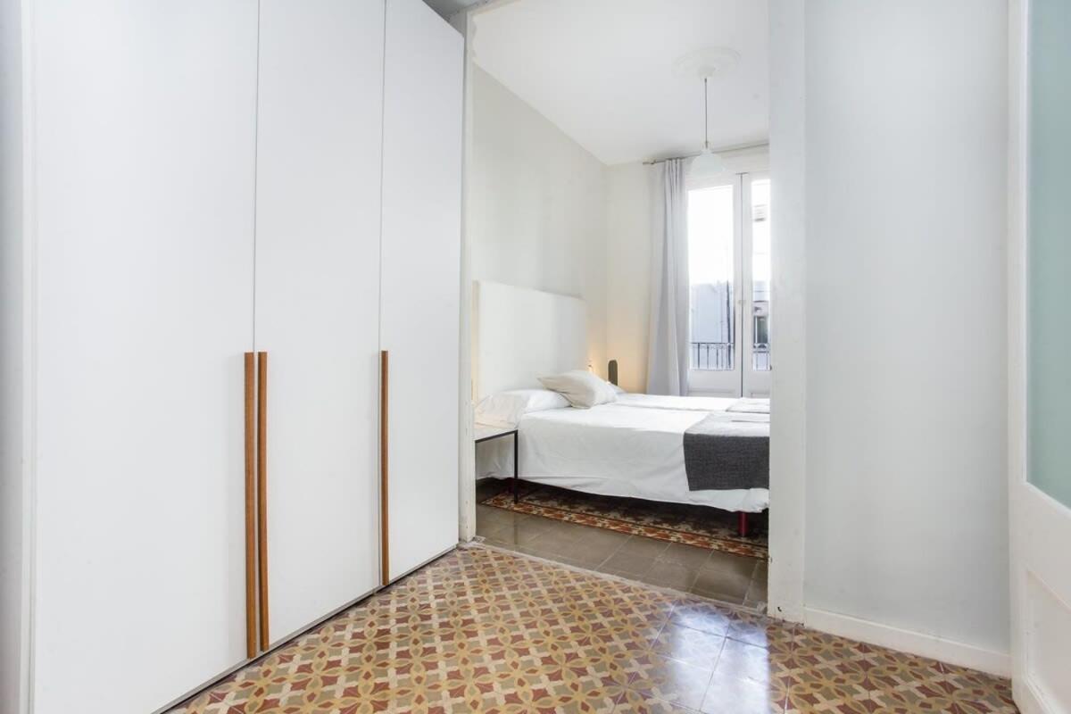 Apartamento 4 Bedroom With A Balcony In Ramblas 2 2