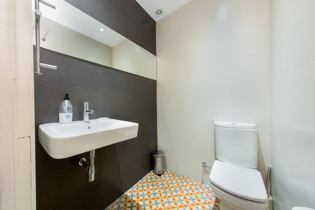 4 Bedroom With A Balcony In Ramblas 2 2 Barcelona
