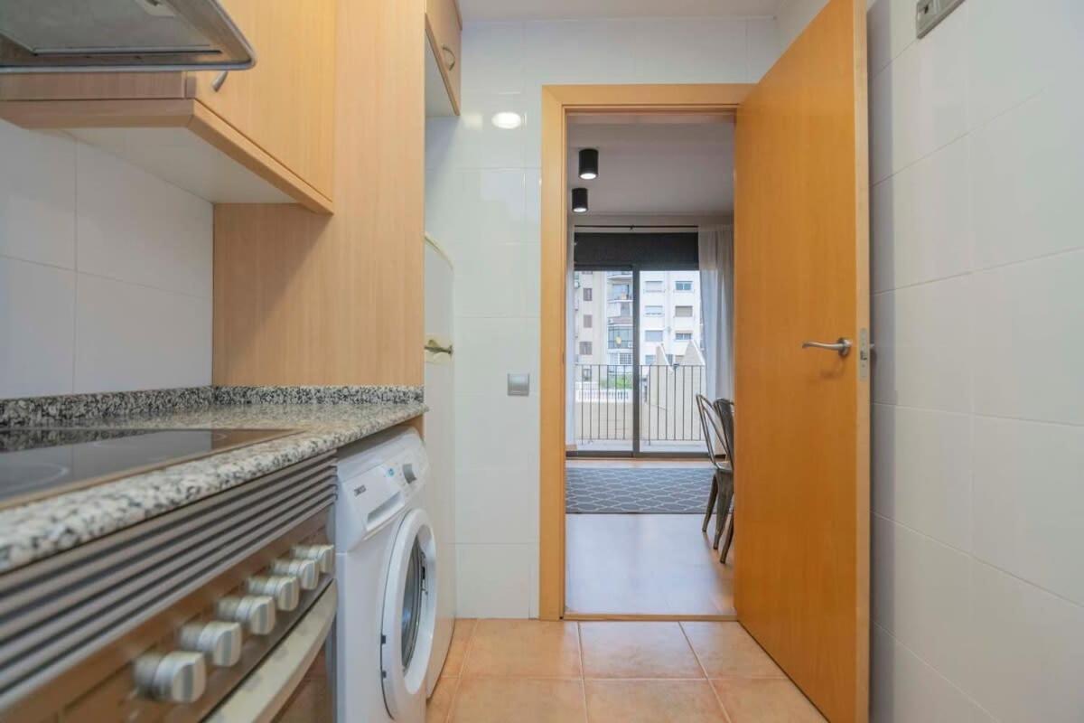 2 Bedroom With Balcony In Eixample 1-1