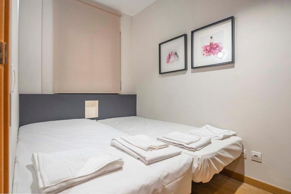 Apartamento 2 Bedroom With Balcony In Eixample 1-1 Barcelona