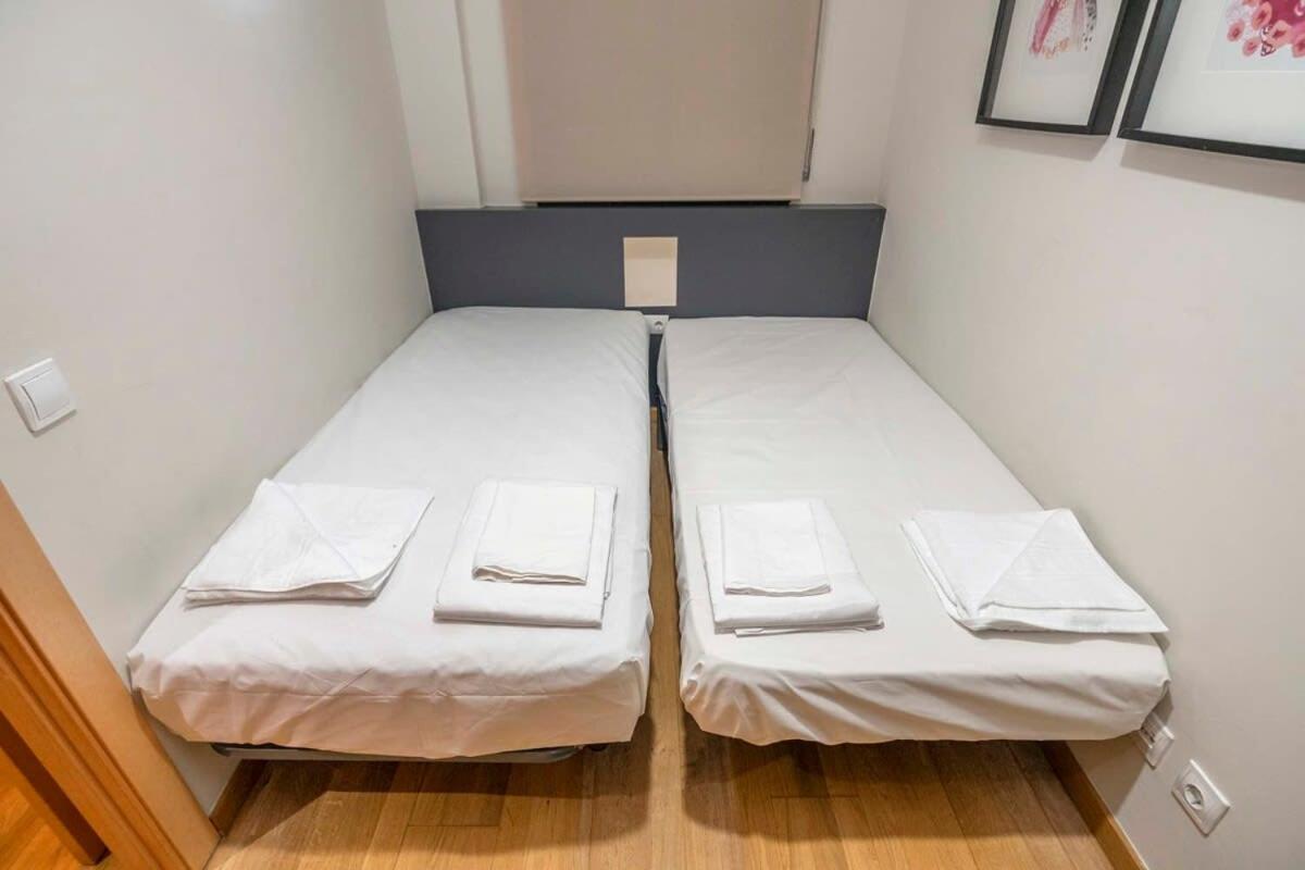 Apartamento 2 Bedroom With Balcony In Eixample 1-1