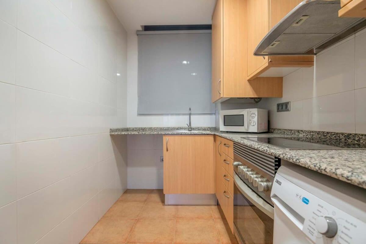 2 Bedroom With Balcony In Eixample 1-1 *