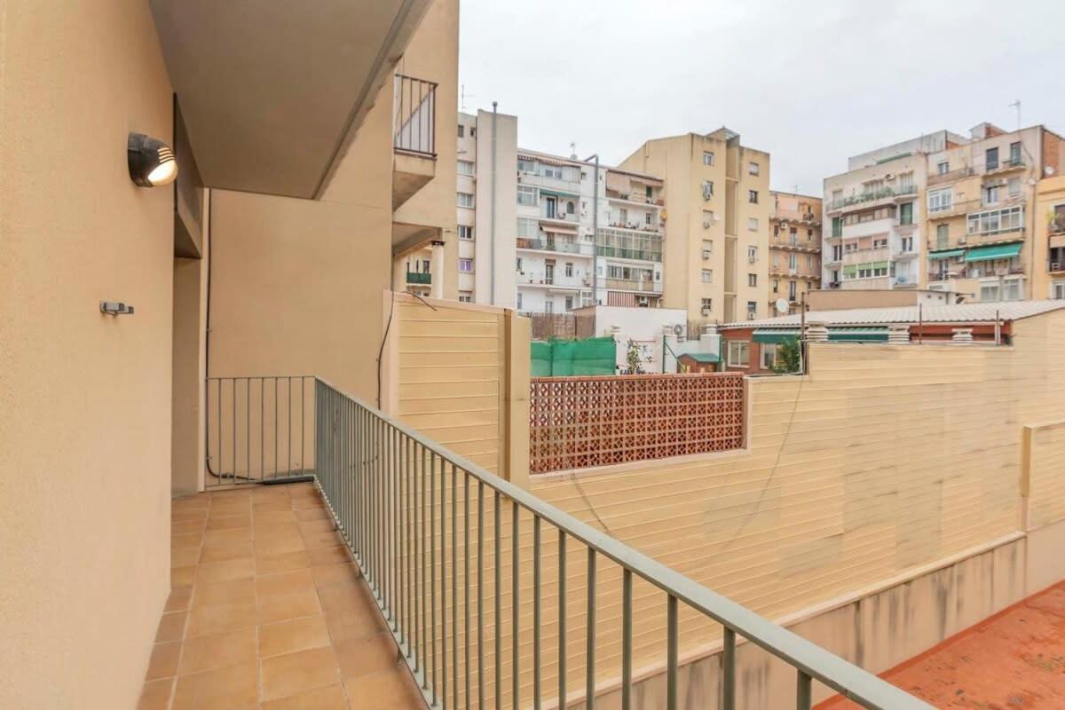 2 Bedroom With Balcony In Eixample 1-1