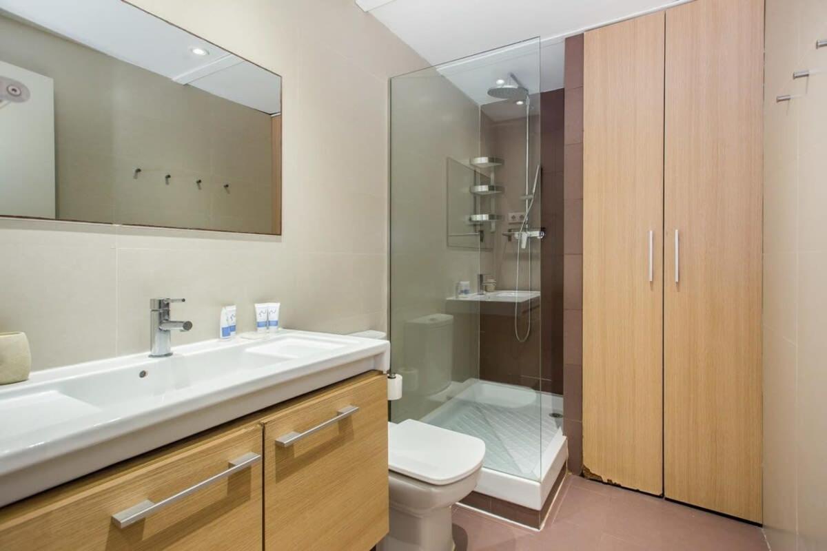 Apartamento Bright And Modern 4bedroom With Terrace In Ramblas P1 *