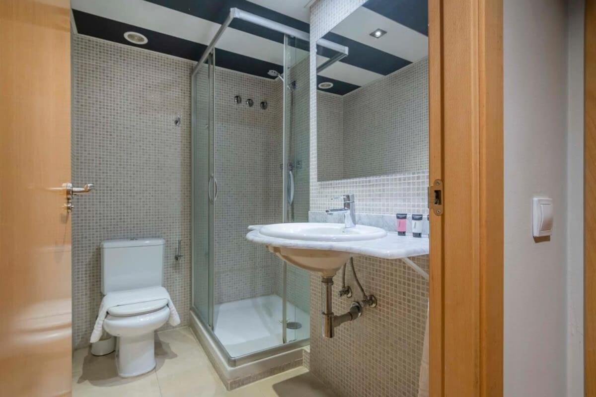 Modern And Bright In Eixample 1-3 Apartamento *