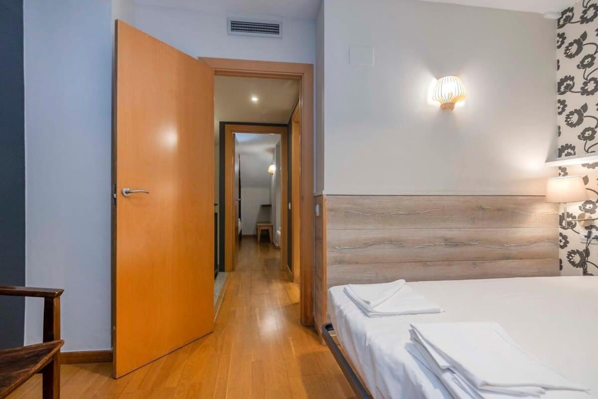 Apartment Bright And Modern Duplex With Terrace In Eixample District P1 *
