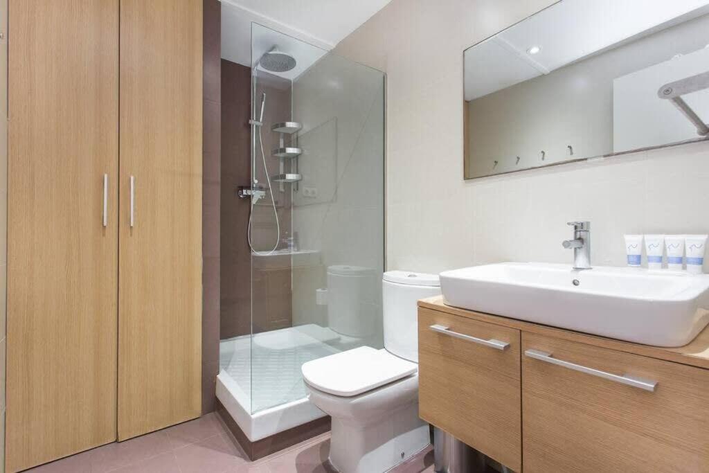 Bright And Modern 4bedroom With Terrace In Ramblas P1