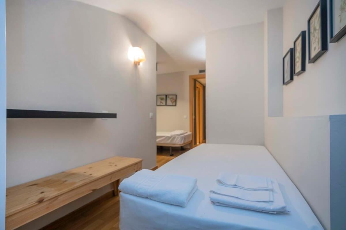 Bright And Modern Duplex With Terrace In Eixample District P1 Apartment *