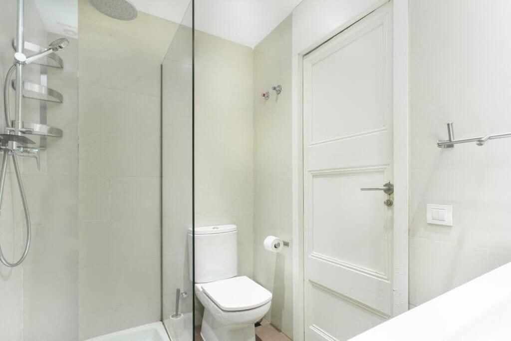 4bedroom With Balcony In Ramblas 3-2