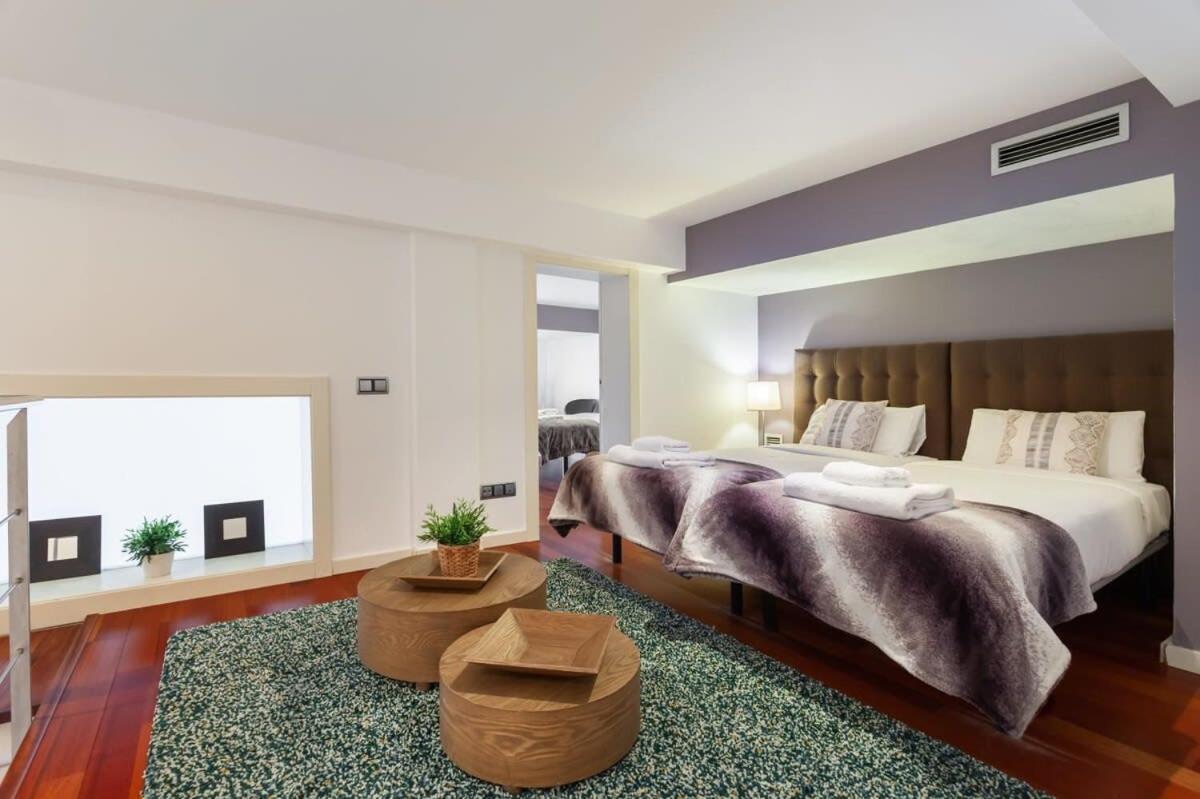 3bedroom Duplex With Balcony In Plaza Cataluna *
