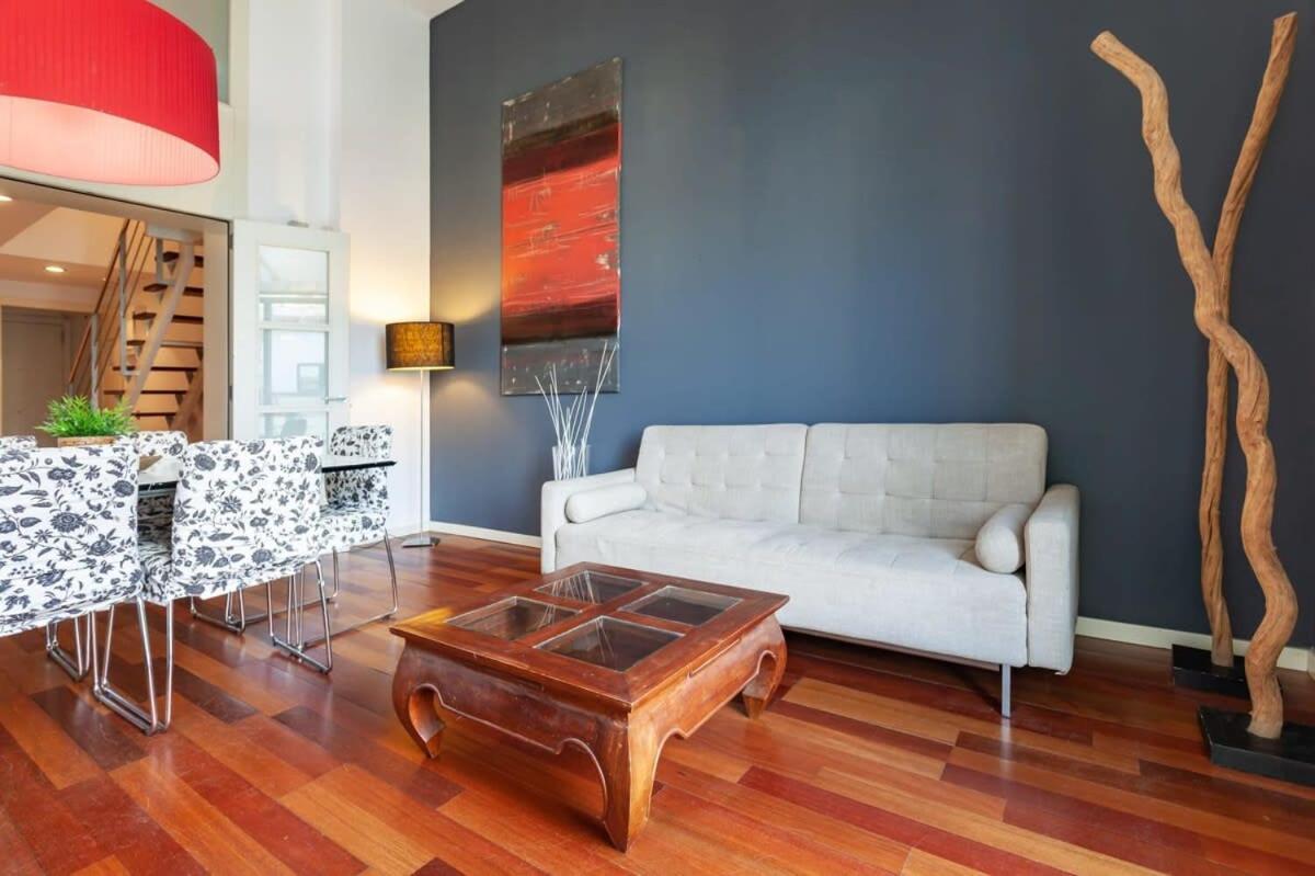 3bedroom Duplex With Balcony In Plaza Cataluna Apartment *