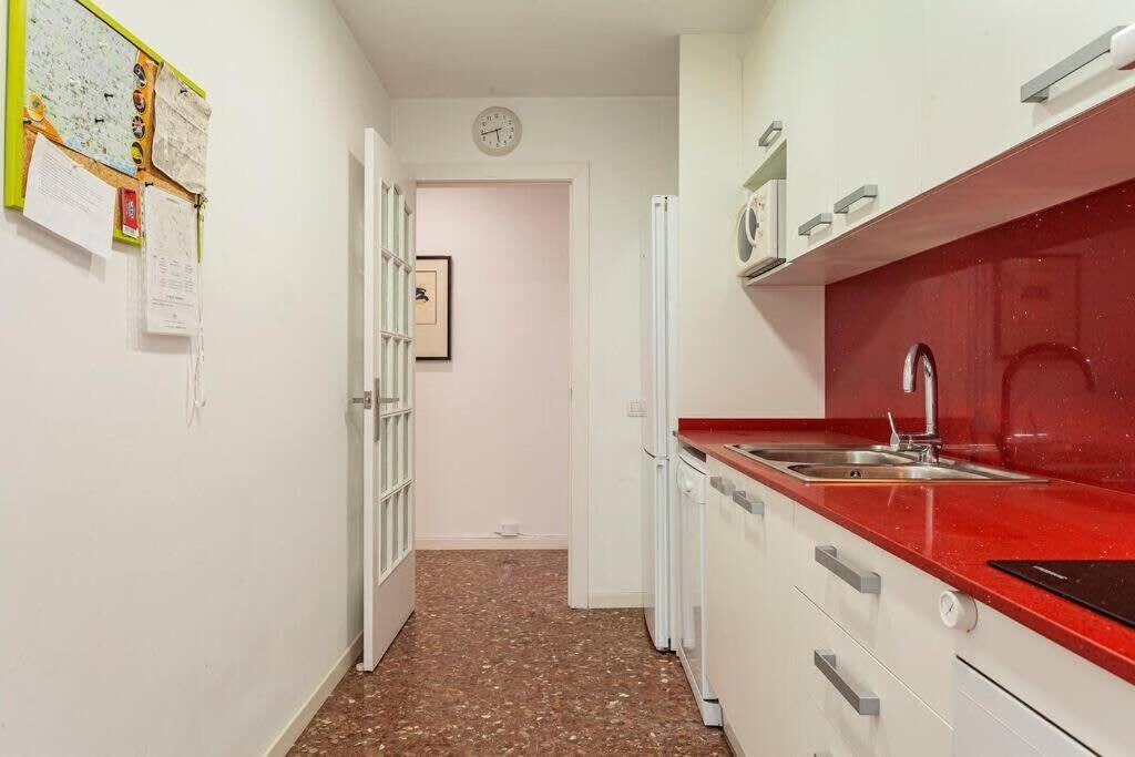 Apartamento Big For 14 In The Heart Of Eixample Barcelona