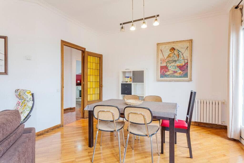 Apartamento Big For 14 In The Heart Of Eixample