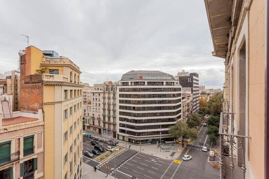 Apartamento Big For 14 In The Heart Of Eixample *