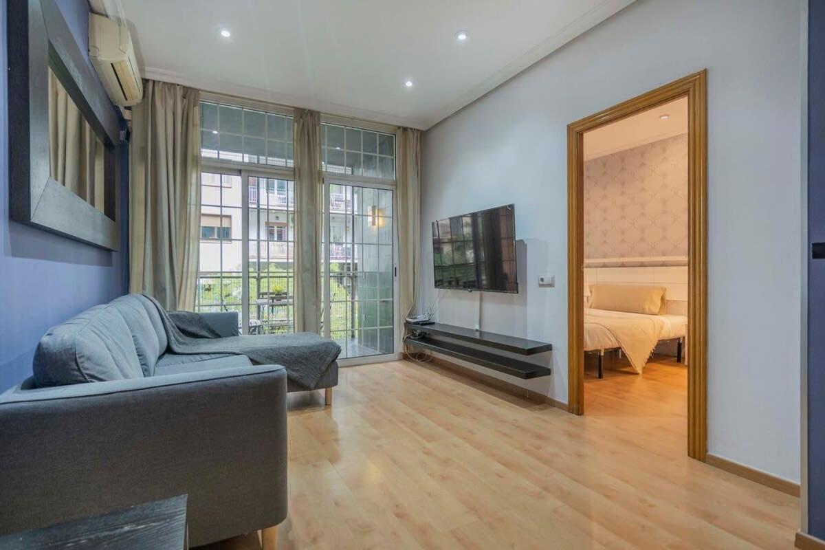Apartment Comfy 4bd-2bth With Terrace In Plaza Espana Barcelona