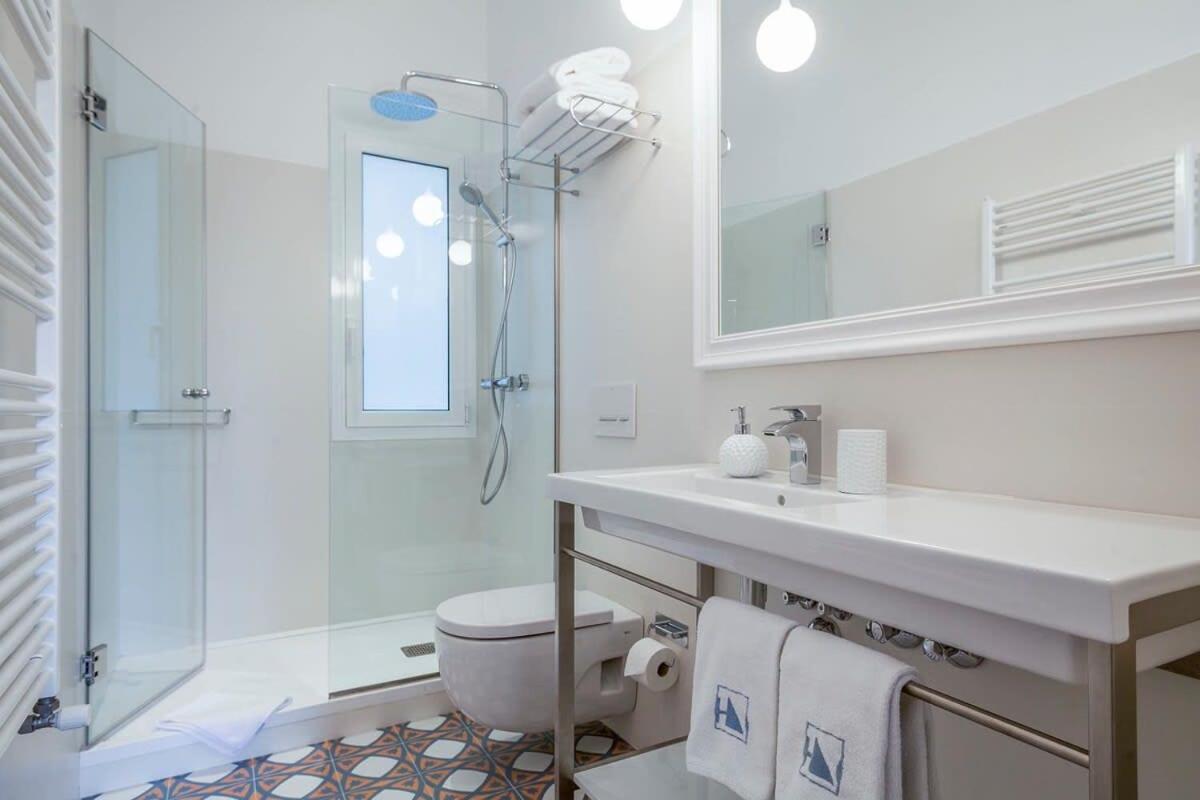 Casa Batllo - Luxury Historic 4bd 4bth For 9 Guests Apartment *