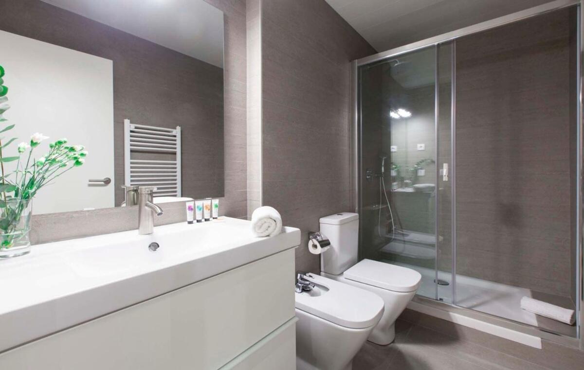 Perfectly Located 4bed 4bath In 1 2 Apartment *