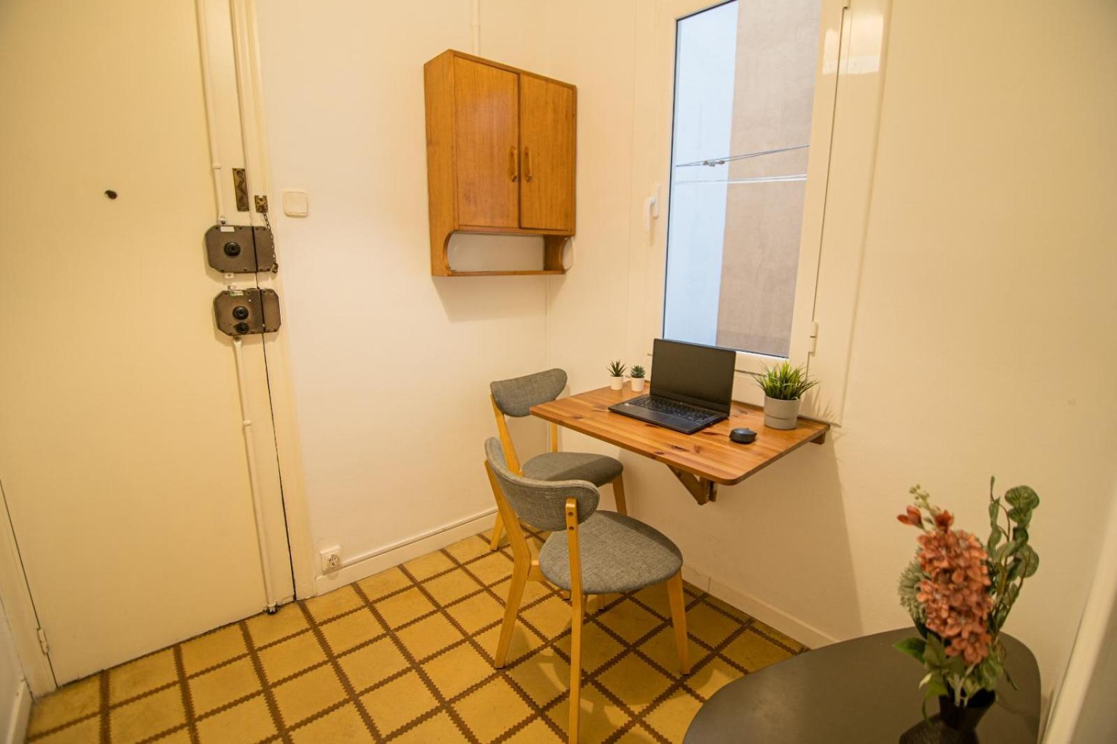Blai Hostel