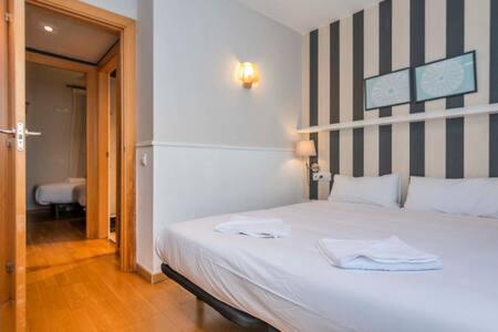 Bright And Modern Duplex With Terrace In Eixample District P2 *
