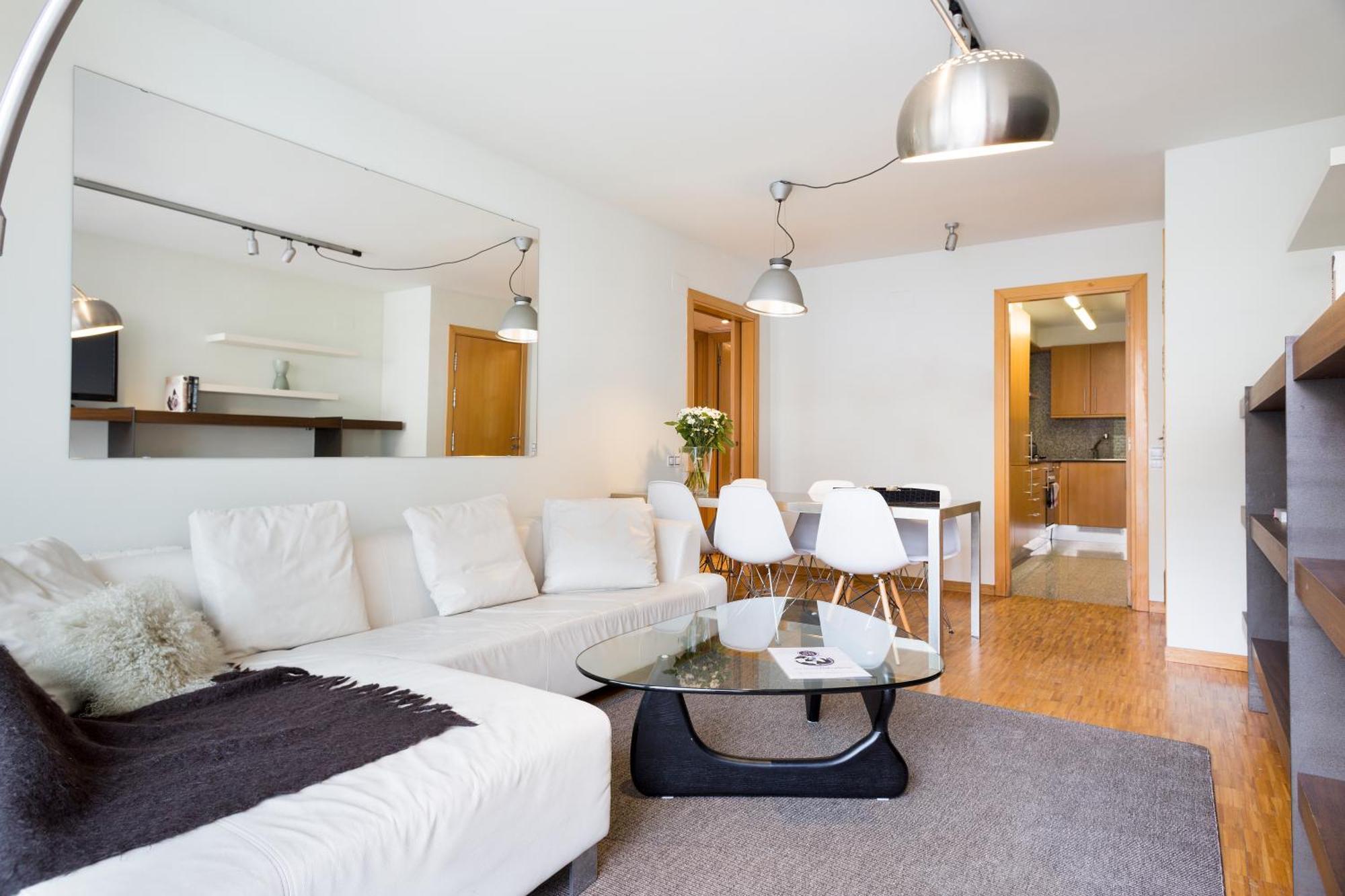 My Space Emirates - Spacious Near The Center Apartamento Barcelona
